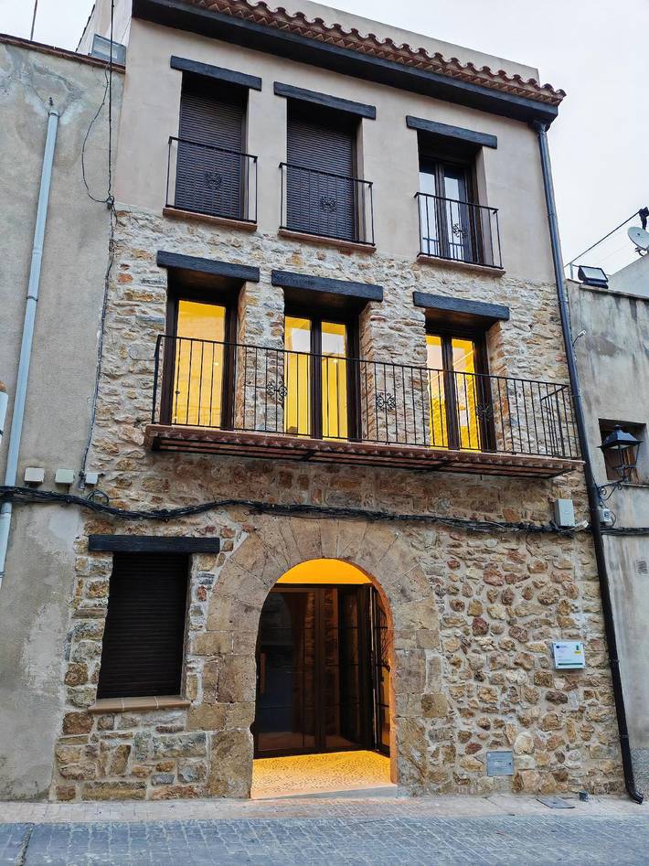 Gîte pour 6 personnes, avec balcon et jacuzzi à Traiguera
