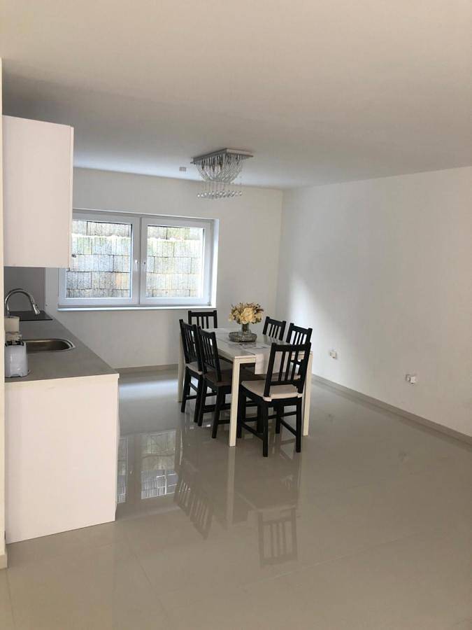 Geheel appartement, Two-Bedroom Apartment in Hamburg Jenfeld, Hamburg