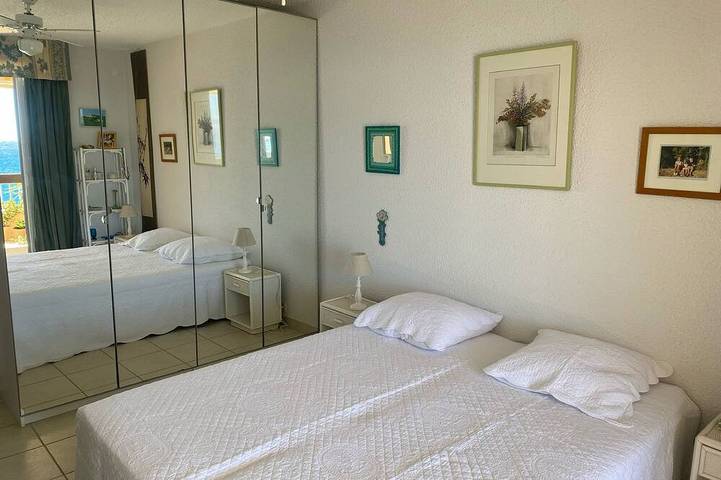 Ganze Wohnung, Bright family apartment with terrace and stunning sea view in Mittelmeerküste (Frankreich)