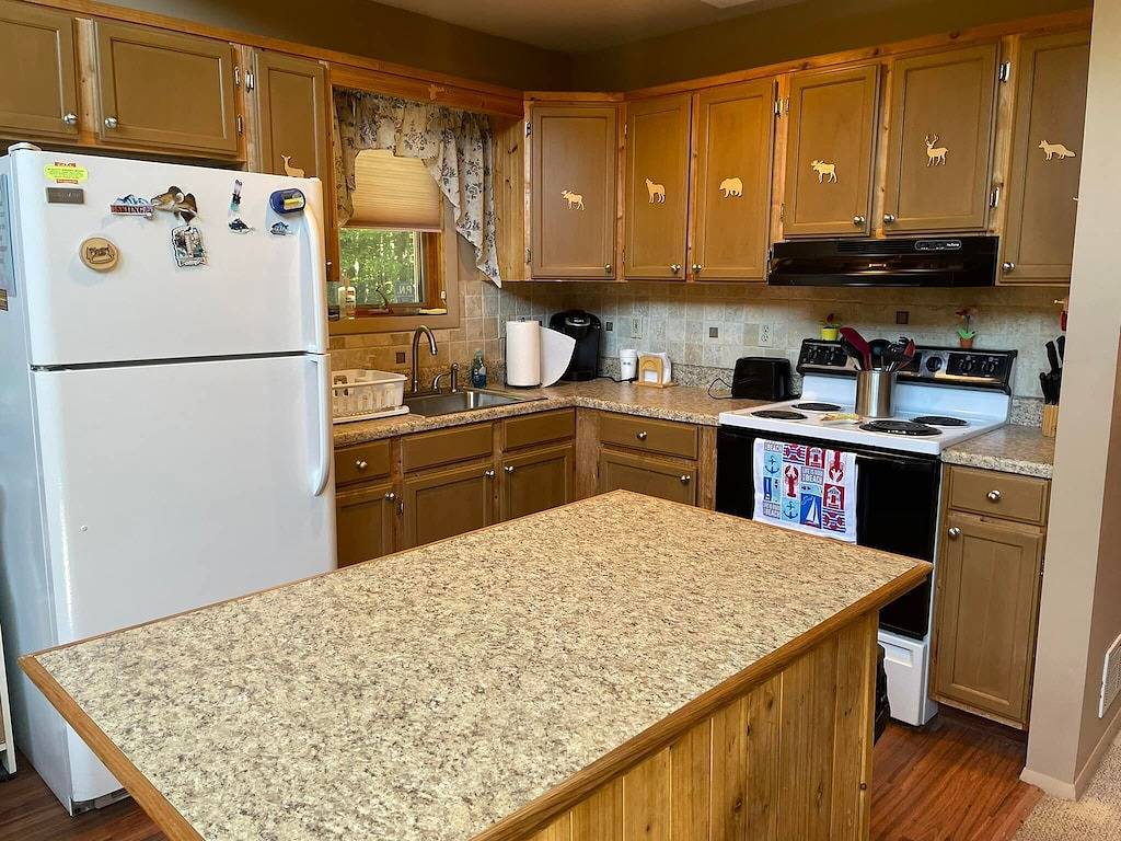 Schöner Rückzugsort in den Bergen - mit Picknickplatz am Masten Lake in Sullivan County