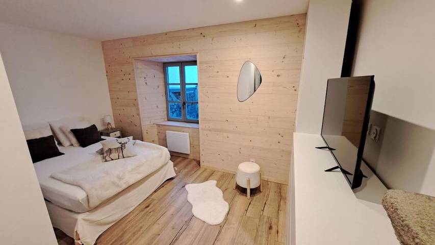 Location de vacances pour 8 personnes, avec terrasse dans Office De Tourisme Besse - 2