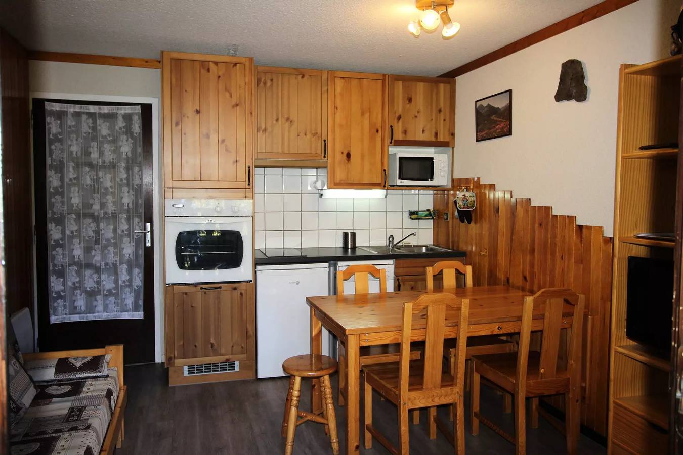 Ganze Wohnung, Wohnung in ruhigem Chalet, am Waldrand in La Norma, Villarodin-Bourget