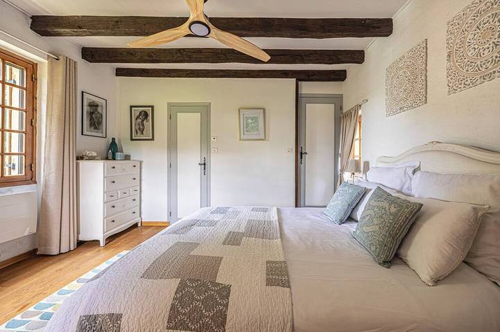 Location de vacances pour 6 personnes, avec Balcon ainsi que Terrasse et Jardin à Berbiguières - 2
