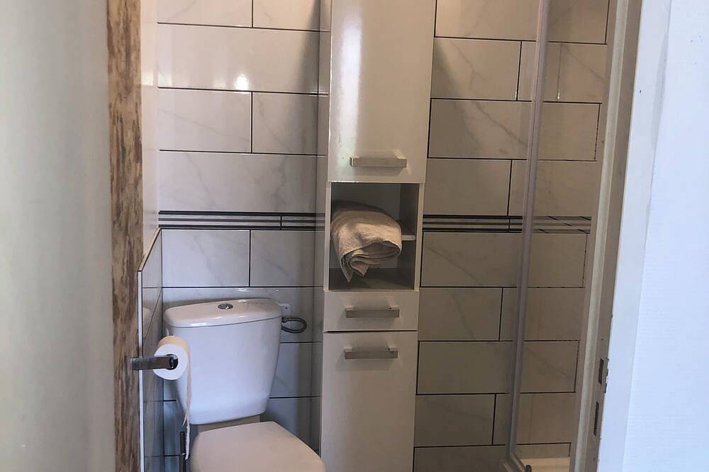 Appartement entier, Gîte L’Exotique – Plain-pied avec jardin et terrasse, Vichy in Cusset, Région de Vichy