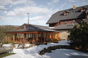 Ferienhaus für 12 Personen, mit Sauna und Pool sowie Whirlpool und Garten im Böhmerwald