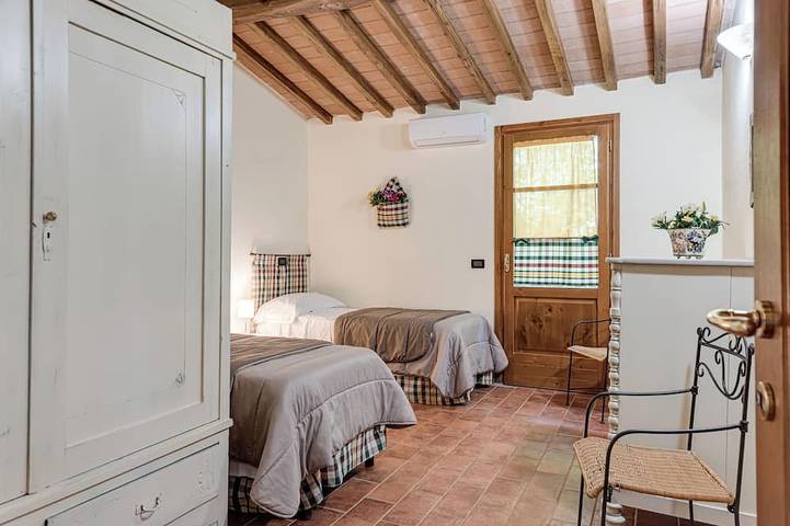 Piscina Privata -Agriturismo Fattoria La Pieve-Villa Oleandro , a 8 Km da Pisa in Calci, Pisa e dintorni