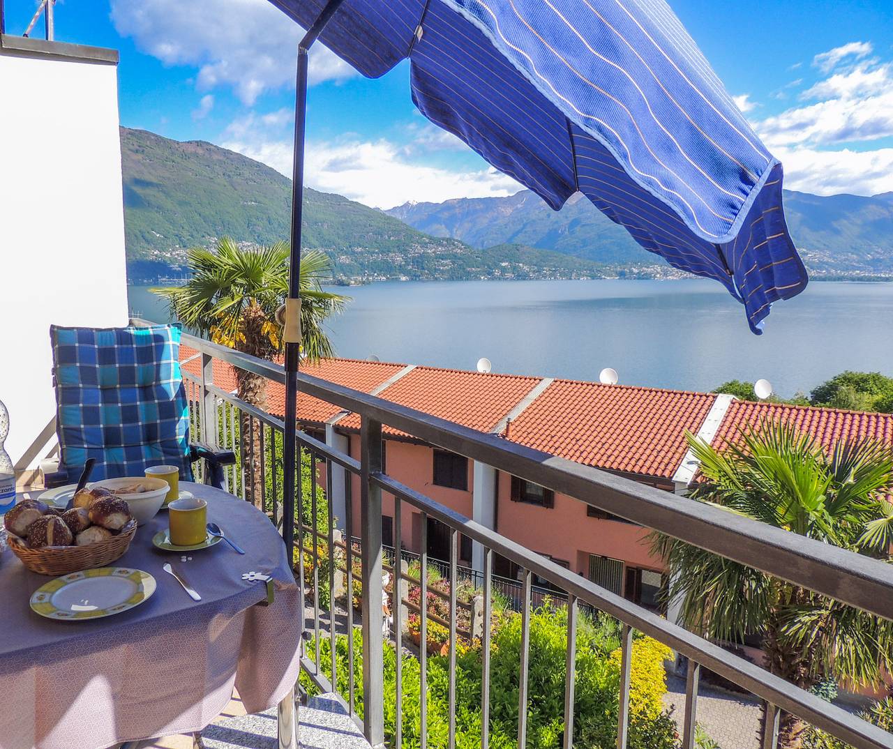 Ganze Wohnung, Residenza Arcobaleno: Appartamento Luca Pino in Pino sulla Sponda del Lago Maggiore, Maccagno con Pino e Veddasca