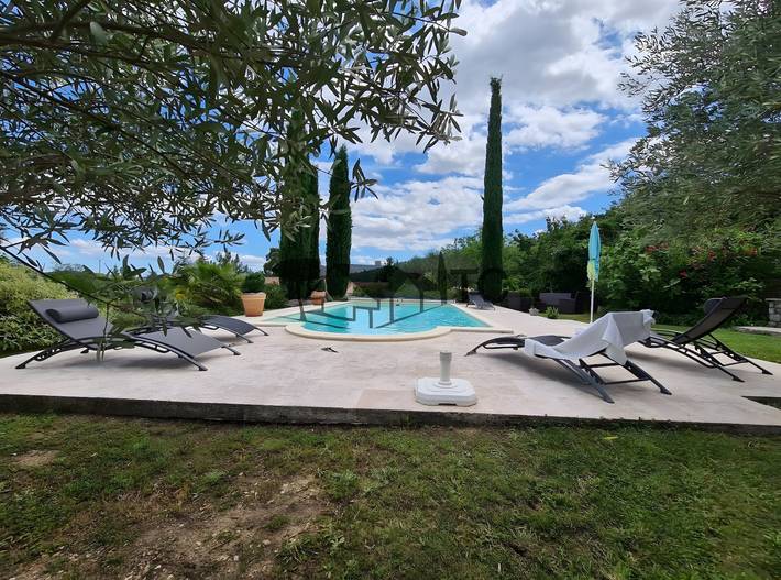 Location de vacances pour 9 personnes, avec jardin à Courry