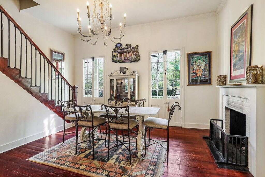 Der geheime Garten befindet sich in Covington, Louisiana. Wirklich einzigartig! in St. Tammany Parish