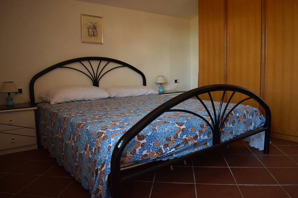 Appartamento intero, Arbatax, 200 m dal mare: Appartamento in villa con giardino in Arbatax, Sardegna