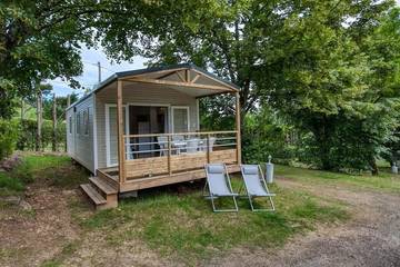 Mobil home pour 4 personnes, avec piscine et jardin à Peyrillac-et-Millac