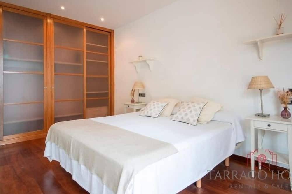 Th100 Villa in Tamarit with sea views in La Móra, Tarragona