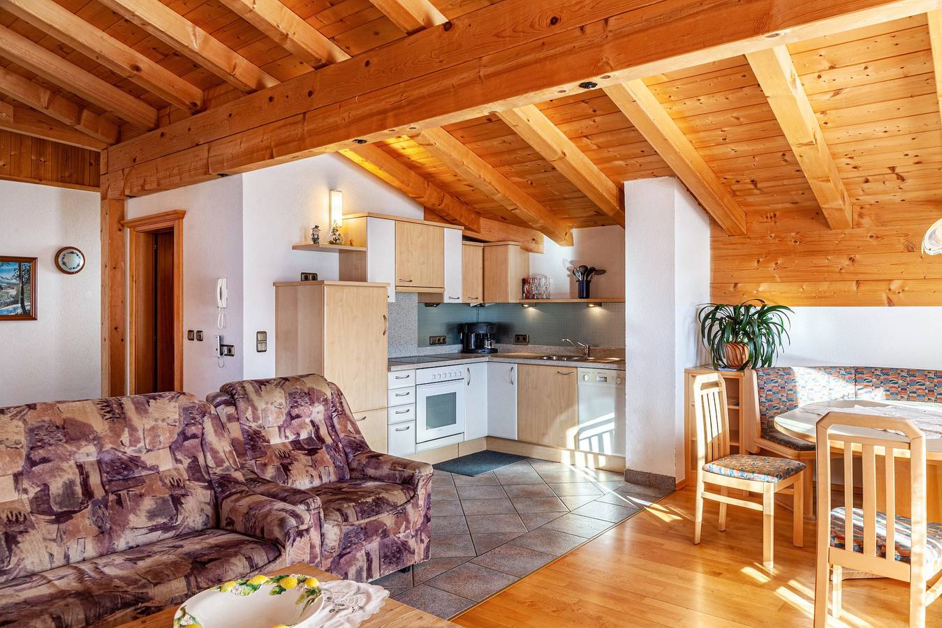 Ganze Wohnung, Apartment „Ahornblick“ mit Bergblick, Wlan und Balkon in Stummerberg, Ski-Optimal Hochzillertal