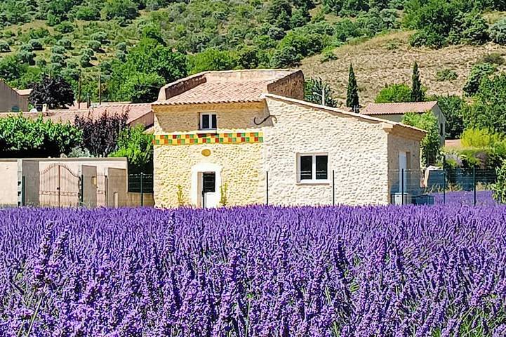 Location de vacances pour 2 personnes, avec Terrasse et Jardin à Malijai