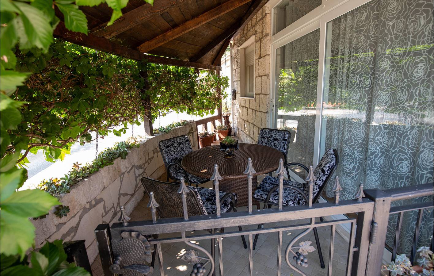 Ganze Ferienwohnung, Ferienwohnung für 4 Personen mit Terrasse in Komarna, Dubrovnik-Neretva