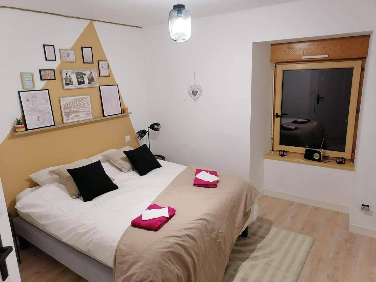 Appartement de vacances entier, Double Room with Garden View in Saint-Lormel, Région de Dinan