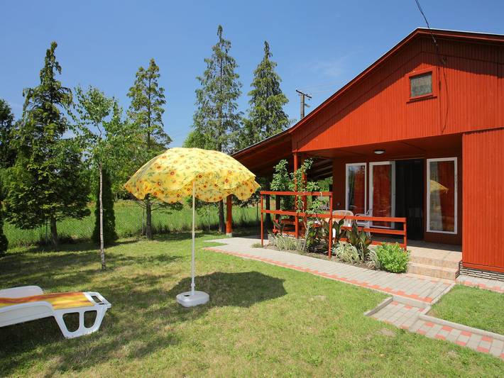 Ferienhaus für 4 Personen, mit Terrasse und Garten in Balatonmariafürdö - 2