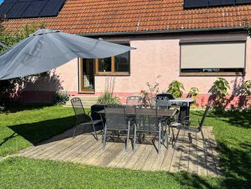 Ferienhaus für 9 Personen, mit Garten in Rubkow