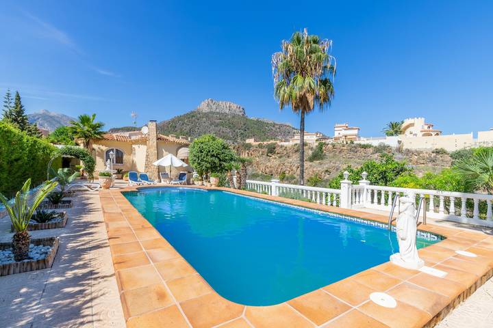 Villa pour 8 personnes, avec Balcon ainsi que Jacuzzi et Jardin à Calpe