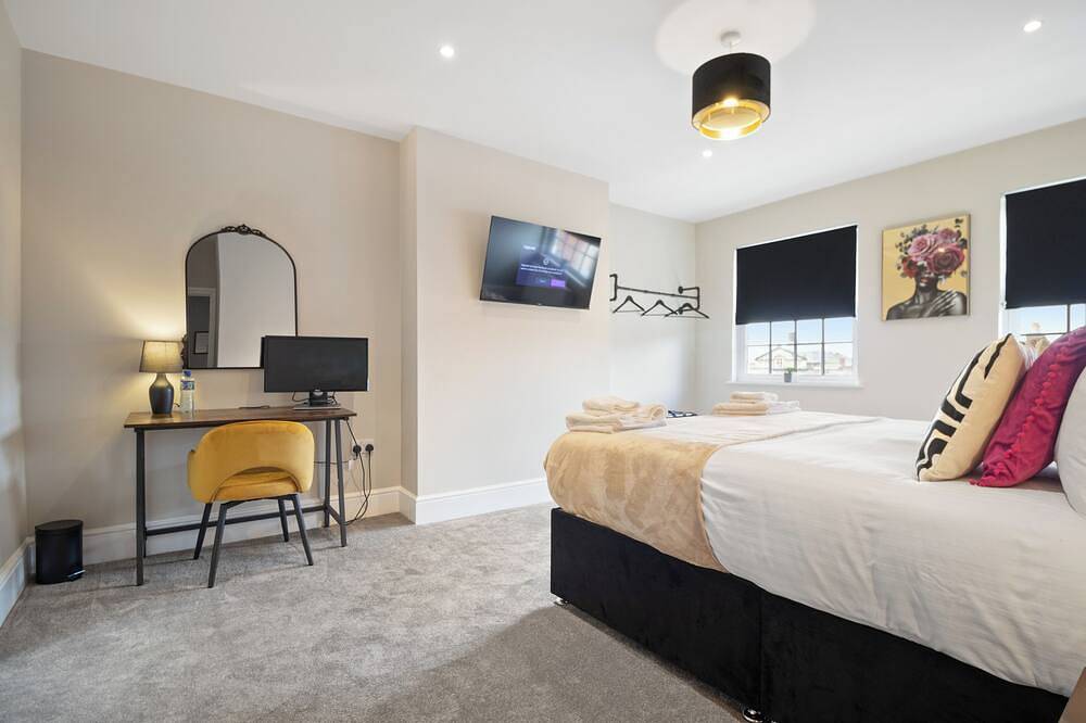 Entire apartment, Whiskawaystays Victoria House Apartment 6 in Worcester, Worcestershire