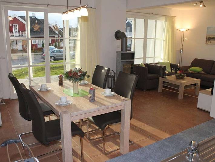 Ferienhaus für 4 Personen, mit Whirlpool und Terrasse sowie Garten und Sauna in Wendisch Rietz