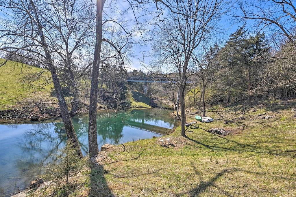 Ganze Wohnung, Waterfront Virginia Retreat w/ Canoe, Pets Welcome in Page County