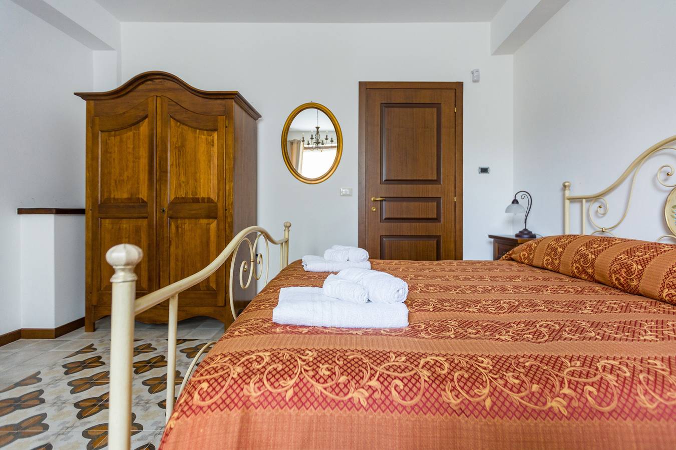 Camera 'Arcaloro Resort Rooms Volpe' con vista mare, Wi-Fi e aria condizionata in Sant'Angelo di Brolo, Provincia di Messina