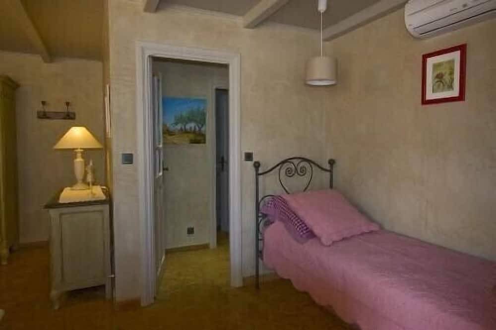 Rustig Comfort Lieflijk leven voor 3 personen + 1 baby in een Mas in de Provence in La Cadière-d'Azur, Toulon regio