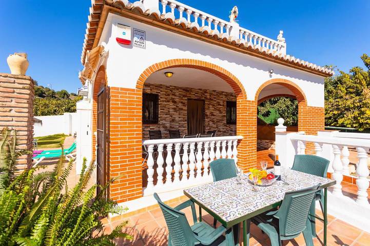 Casa rural para 4 personas, con vistas al mar además de terraza y jardín en Nerja - 3