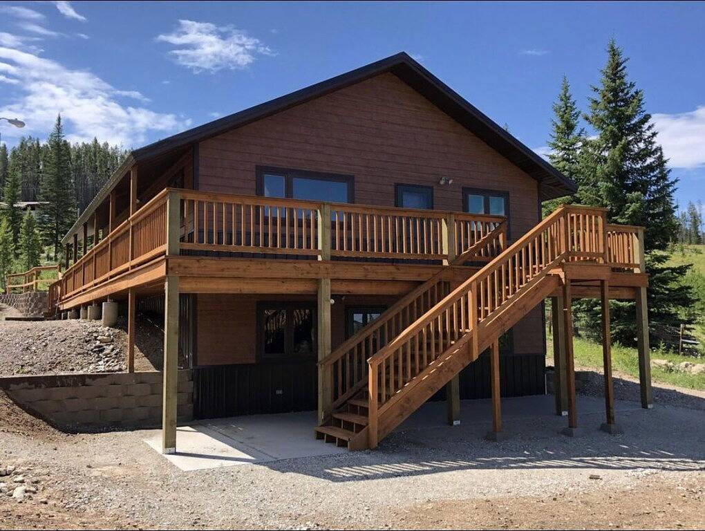 Georgetown Lake House With 4 bedrooms, 3 bathrooms, game room, fire pit, & more in Granite County