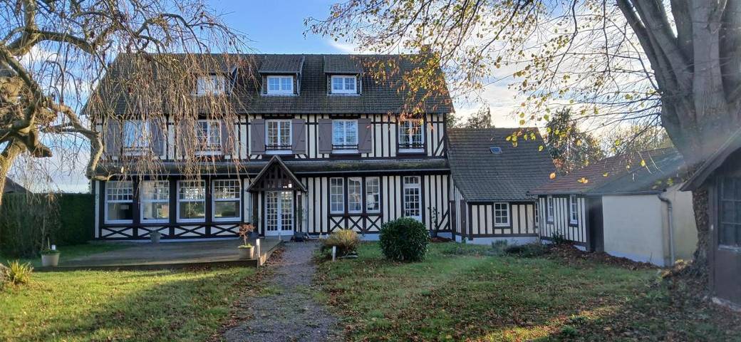 Hôtel pour 4 personnes, avec terrasse ainsi que jardin et vue