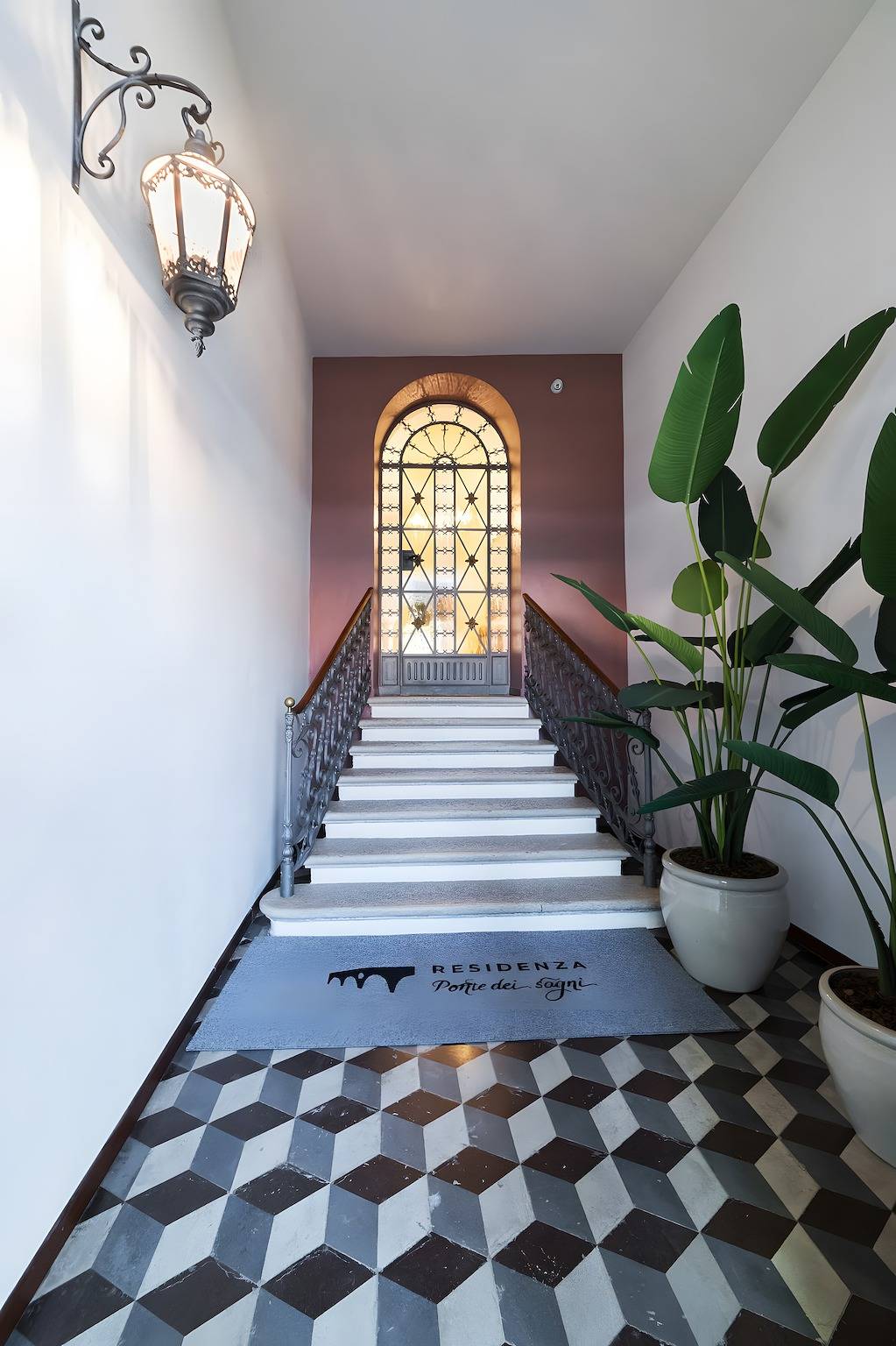 Ganze Wohnung, Apartment 'Mood' mit privater Terrasse, Wlan und Klimaanlage in Centro Storico di Verona, Verona