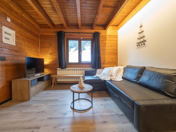 Gîte pour 4 personnes, avec vue dans Incles - 2