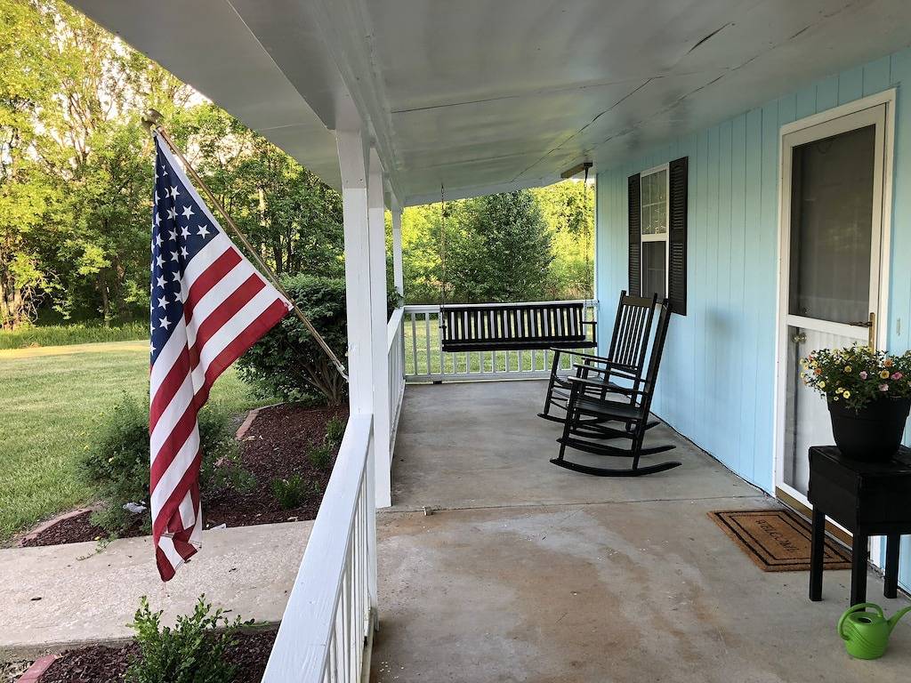 Gemütliches 2 Schlafzimmer Landhaus nördlich von Parsons. Schlafmöglichkeiten für 6-8 Personen. in Neosho County