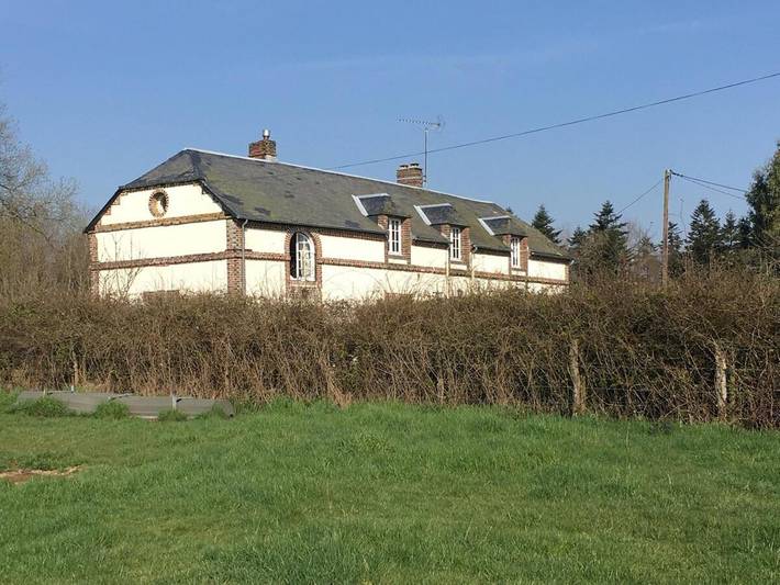 Location de vacances pour 8 personnes, avec Terrasse ainsi que Jardin et Vue à Saint-Evroult-Notre-Dame-du-Bois - 4