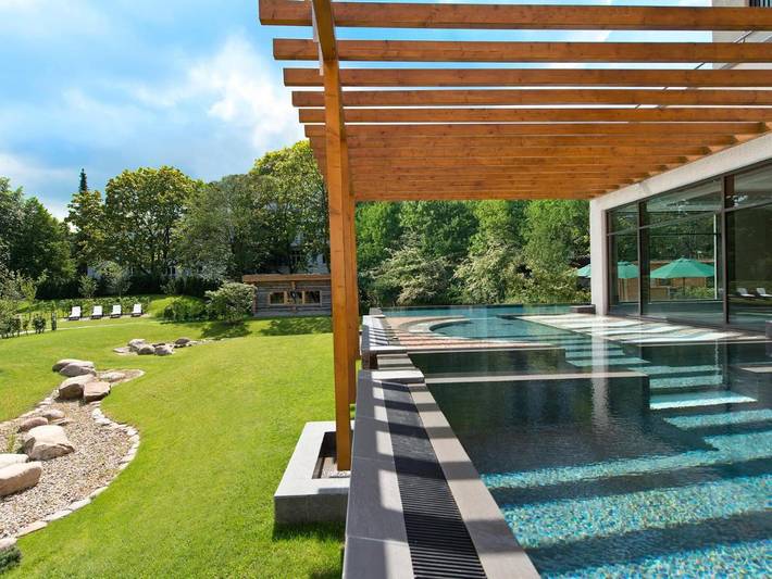 Hotel für 2 Personen, mit Pool und Ausblick sowie Garten und Sauna in Hamburg-Nord