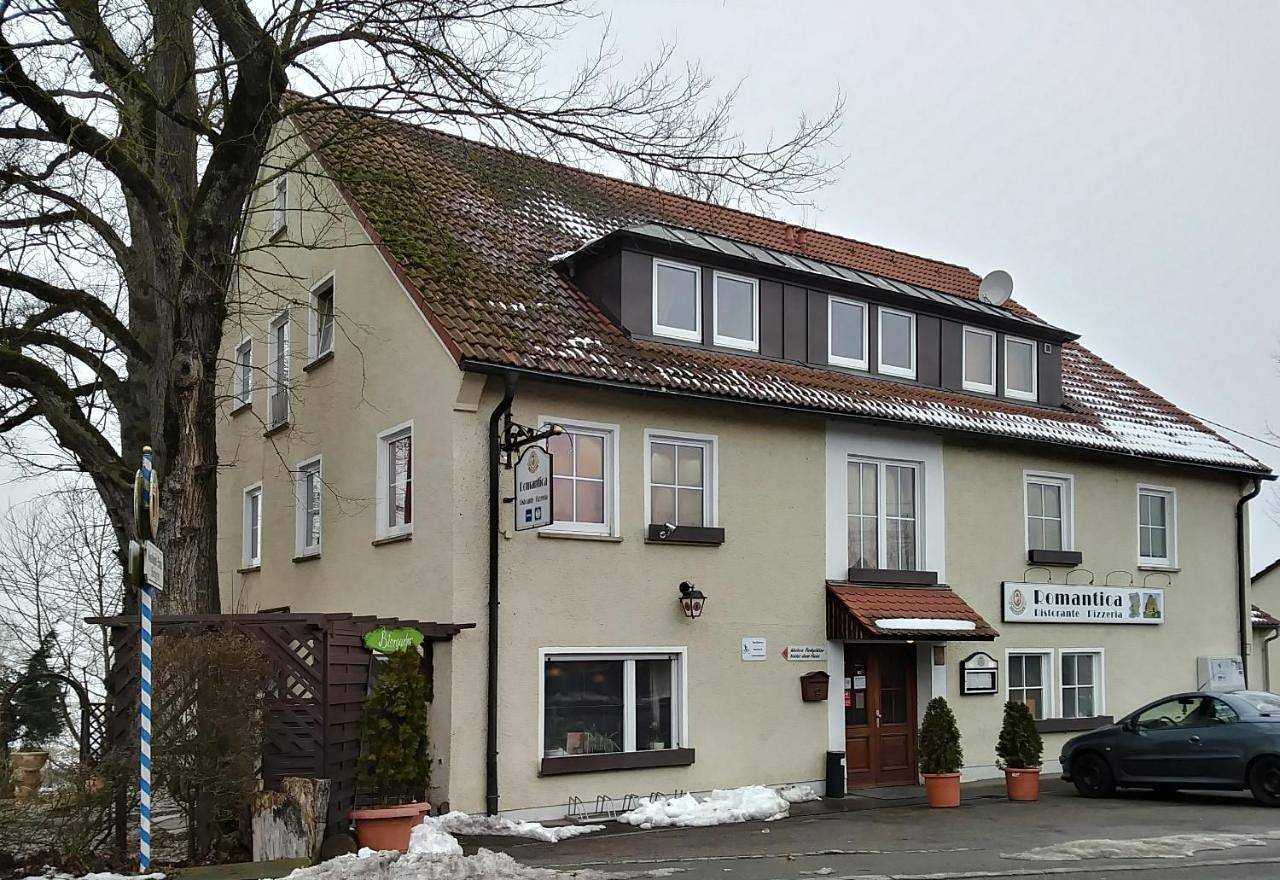 Single Room with Shared Shower and Toilet in Ulm, Schwaben