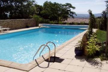 Gîte pour 2 personnes, avec terrasse ainsi que jardin et jacuzzi à Joucas