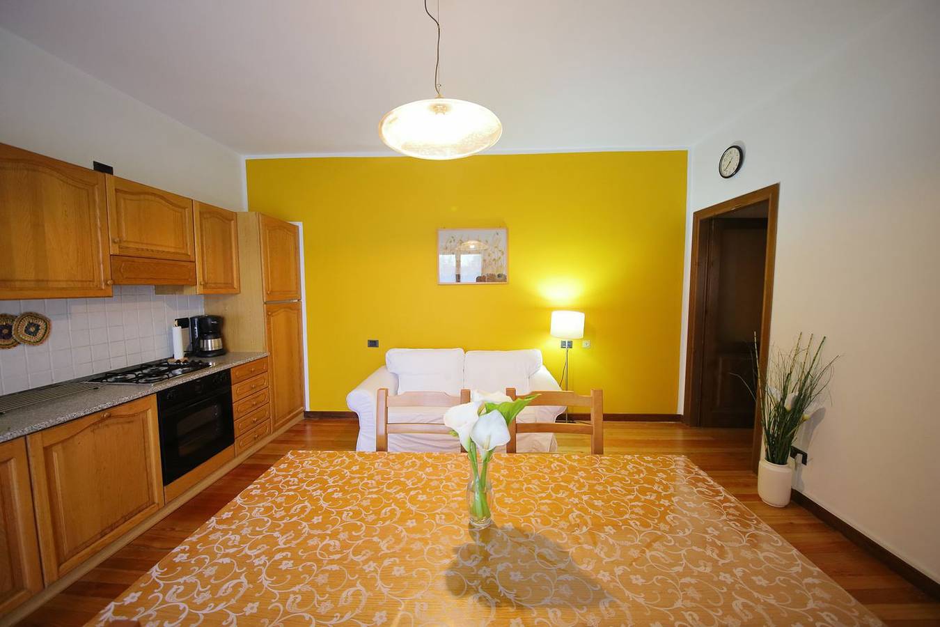 Apartamento entero, Quattro Stagioni Spring Garden Holiday Apartment with Pool in Cólico (Italia), Alpes de Orobie Occidental