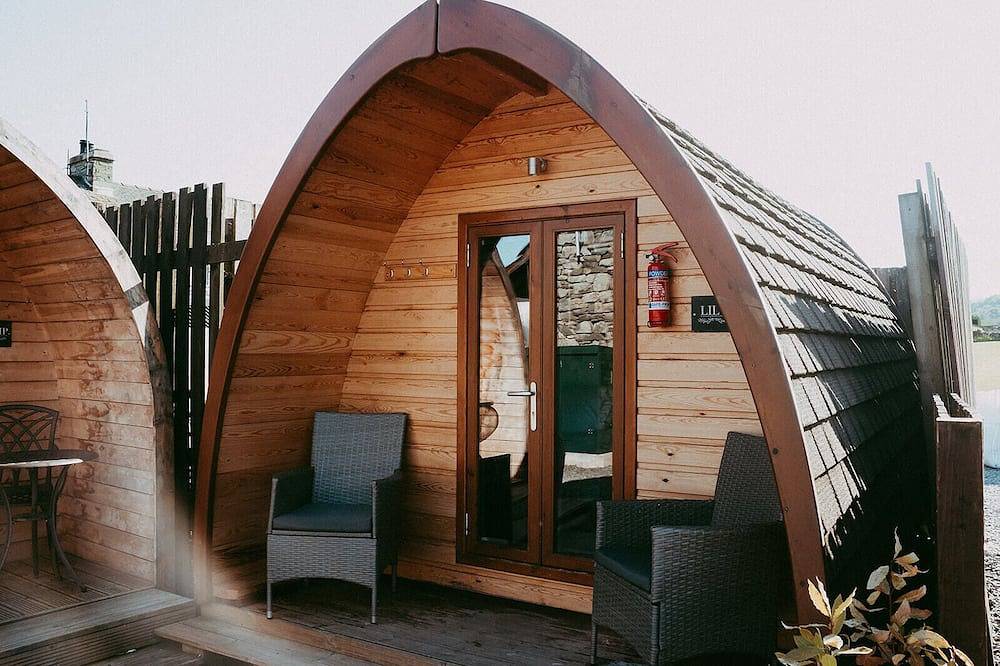 Kabine-Ensuite mit Dusche-Blick auf die Landschaft-Twin Glamping Pod in Lake District