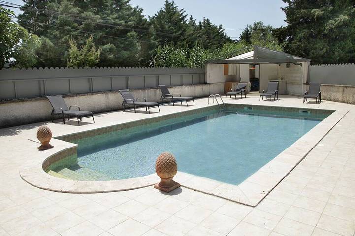 Location de vacances pour 4 personnes, avec jardin et terrasse à Fontvieille