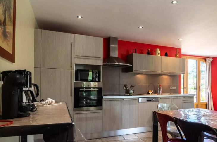 Gîte pour 6 personnes, avec jardin et piscine dans La Fage-Saint-Julien - 4