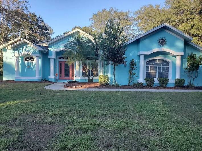 Vacation rental for 8 people, with yard in Spring Hill