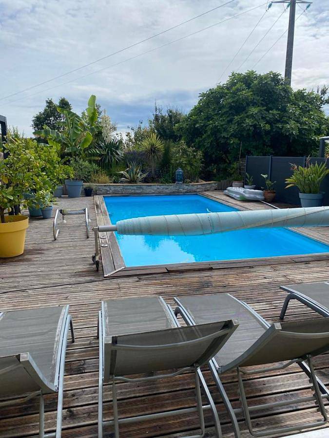 Location de vacances pour 2 personnes, avec piscine ainsi que vue et jardin à Sainte-Soulle - 2