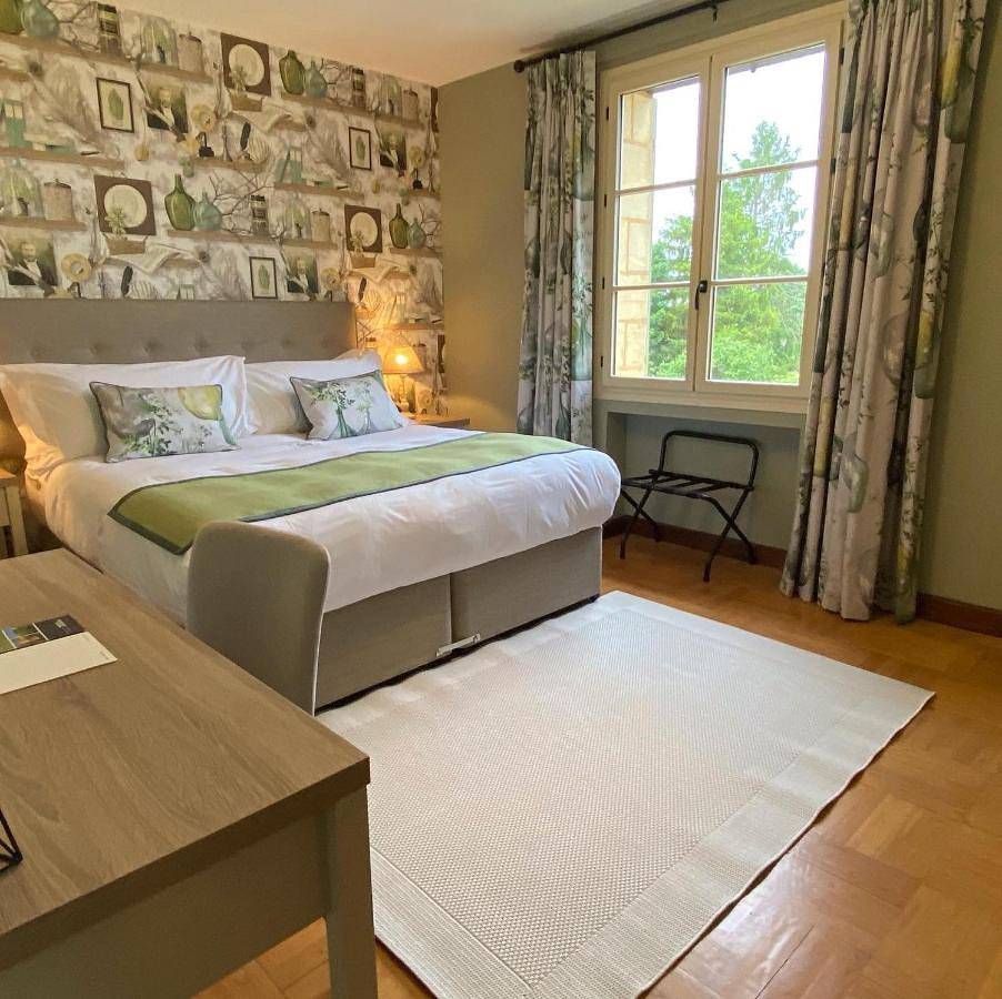 Superior King Suite in Beaumont-du-Périgord, Périgord Pourpre