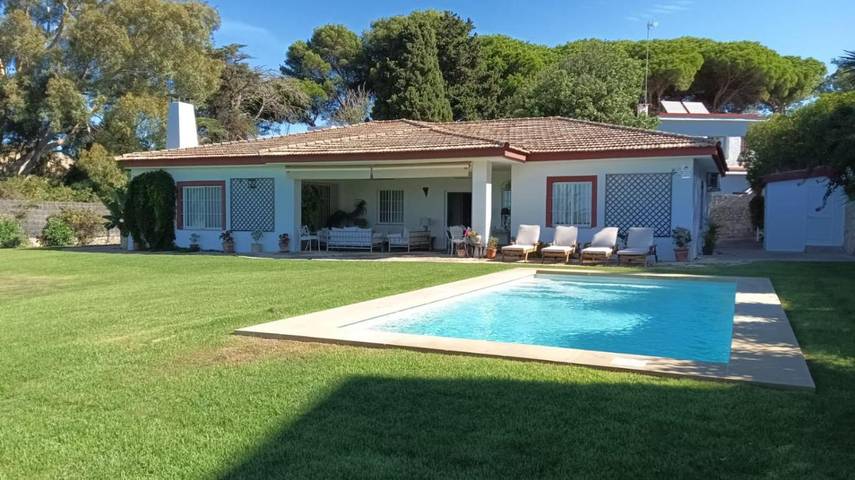 Casa rural para 10 personas, con jardín además de vistas y terraza, Se admiten mascotas en El Puerto de Santa María - 2
