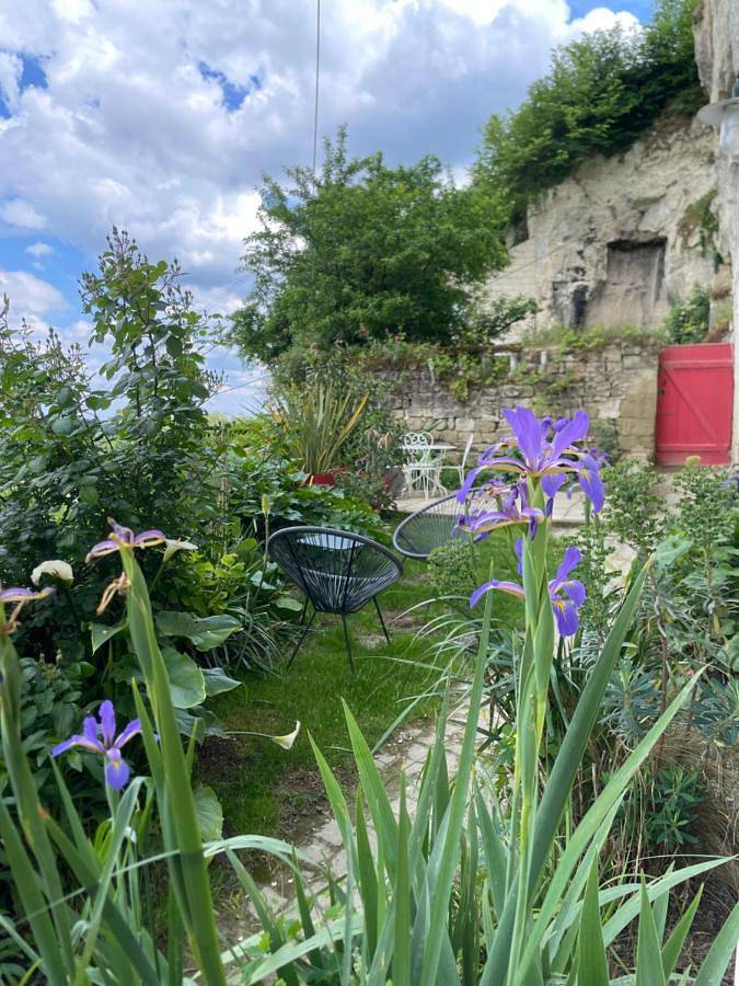 Gite des Perreyeurs - maison troglodyte avec vue sur Loire in Montsoreau, Vallée de la Loire