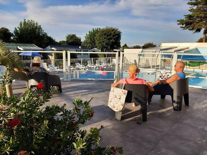 Camping pour 4 personnes, avec piscine et terrasse à Talmont-Saint-Hilaire - 3