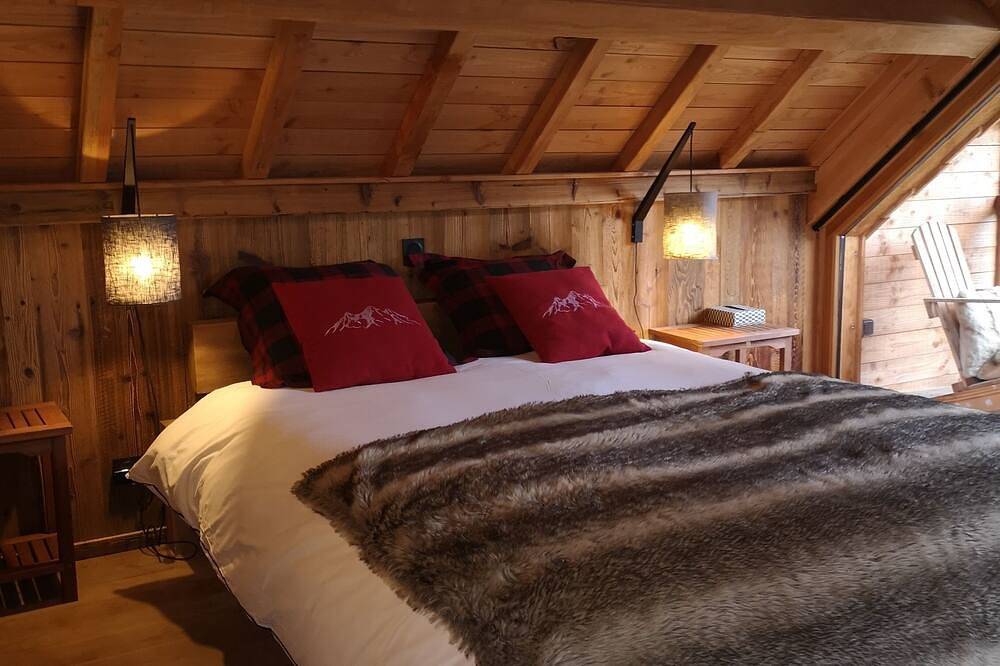 Escouaraou, Escale Pyrénéenne - Chalet de charme en vieux bois - Bain Nordique in Melles, Pyrénées