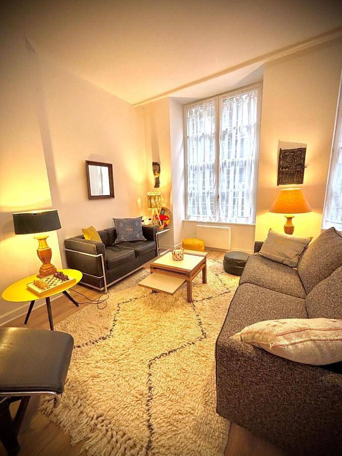 Gîte pour 4 personnes, avec Terrasse et Jardin dans Office De Tourisme Et Des Congres De Clermont Ferrand